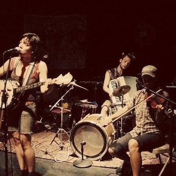 Hurray for the Riff Raff - Small Town Heroes (ОСТ из "Острые предметы / Sharp Objects")