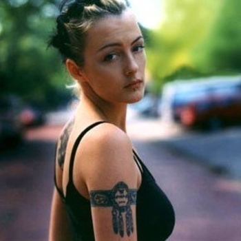 Holly McNarland - In The Air Tonight (ОСТ из "Зачарованные / Charmed") (Сезон 1)