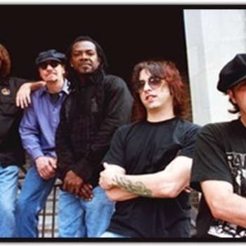 Howling Diablos - Mean Little Town