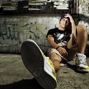 illy - Catch22 (Jesse Bloch & Paul Gannon Bootleg)