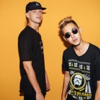 Ido B & Zooki Ft. E-Z - לא נורמלי