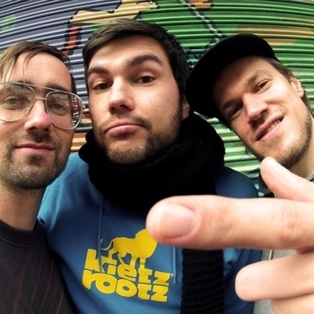 illbilly hitec - 10 - State Of Emergency (feat. Longfingah & Lady N)