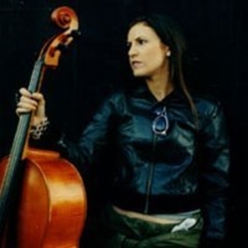 Izzi Dunn - Underwater (feat. MC D)