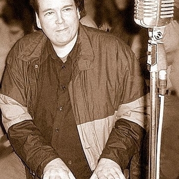 Johan Blohm - I Wonder In Who''s Arms