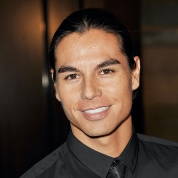 Артист Julio Iglesias Jr