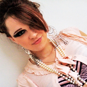 J Majik & Wickaman feat. Dee Freer - In Pieces (The Mike Delinquent Project remix)