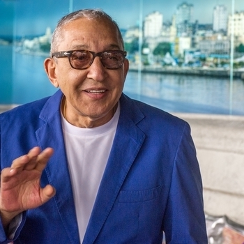 Juan Formell Y Los Van Van and Manolin, El Medico de La Salsa - Una Aventura Loca (Salsa Cuba Loco 2015)