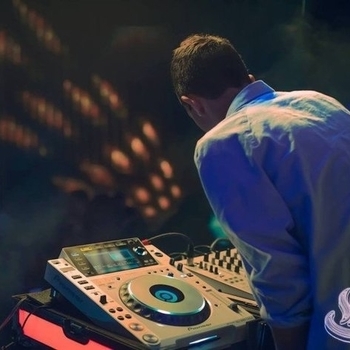 Jacuzzi - Twilight (feat. Mr. Carmack)