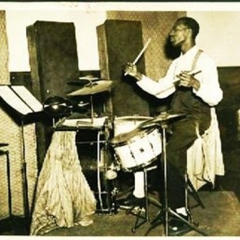 Jo Jones - 02. I Cried For You