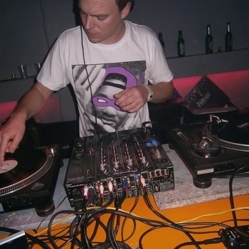 Joey Chicago - So Happy (Original Mix)