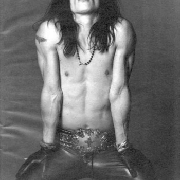 Joe Leste - Shoot to Thrill (Fire mix)