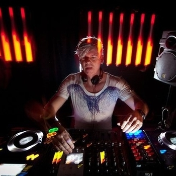 James Mowbray & D. Ramirez - I Choose Anger (H-Man Remix)