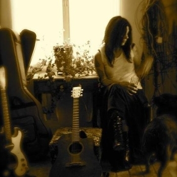 Johnette Napolitano - Who's Holding You Now