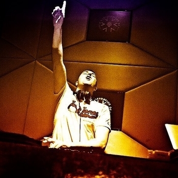 Juan Diaz & Jorge Montia - Lift Him Higher (Original)