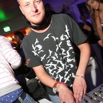 Adele Roberts feat Jim Breese, Christopher Lewis - Blood Red Sun (Edm Pop 2015)