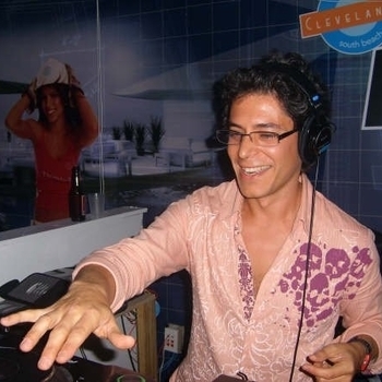 Jazzy Eyewear - The Renaissance (Autodeep Remix)