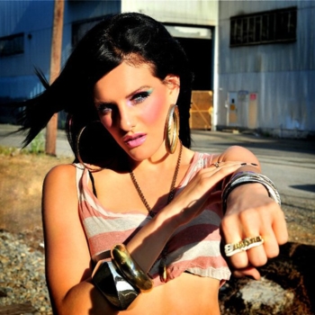 Justina - Yadete (Ft Monax)