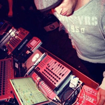 Jichael Mackson - Used (Саундтрек из фильма "Замена / Replace")