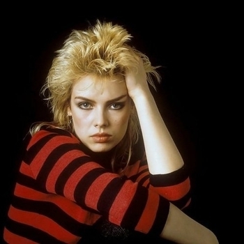Kim Wilde - You Keep Me Hangin On