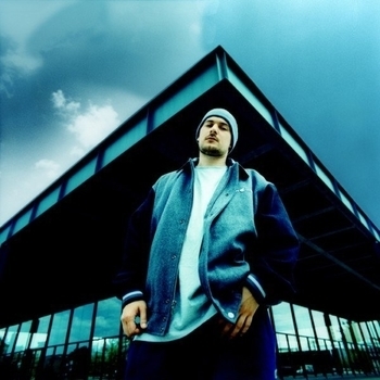 Azad - Fly Away (feat. Kool Savas & Francisco)