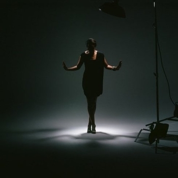 Артист Kellylee Evans