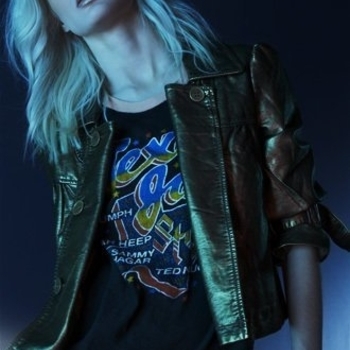 Krystal Meyers - Love Is on the Run