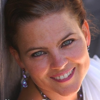 Karnamrita dasi - Mangalacaran - Karnamrita Dasi - Bhajan