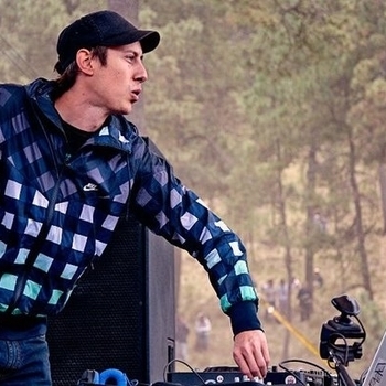 Absolut & Blade - Crash (Khainz Rmx)