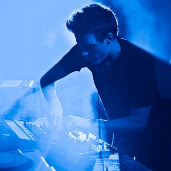 Kuedo - Salt Lake Cuts (Песня из фильма "Молокососы / Skins") (Сезон 6) (Серия 4)