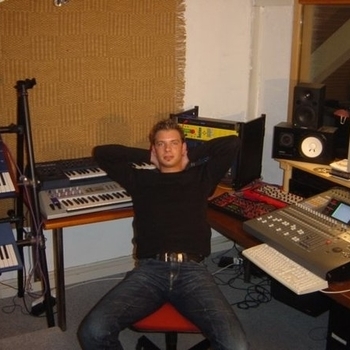 Kenny Takito pres Crash and Burn - Somebody scream(Wavetraxx Remix)