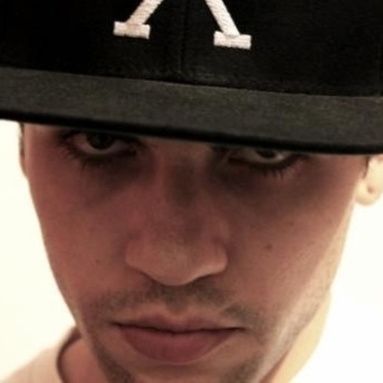 Kombot - Born To Kill