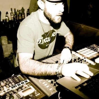 Knobs - Dream At Night (Hardom Rework)