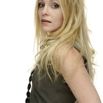 Эр.Чуль - эР.ЧУЛЬ - 15. Связаны (feat. Ай-Q, KISHA)