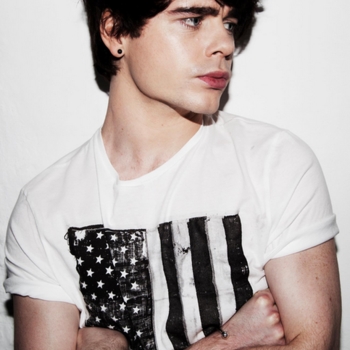 Leon Else - The City Don't Care (feat. Oliver)