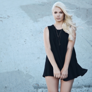 Lenachka - Private Eyes (из фильма "Сфера" / "The Circle")