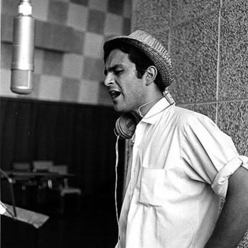 Leonardo Favio - O Quizás Simplemente Te Regale Una Rosa