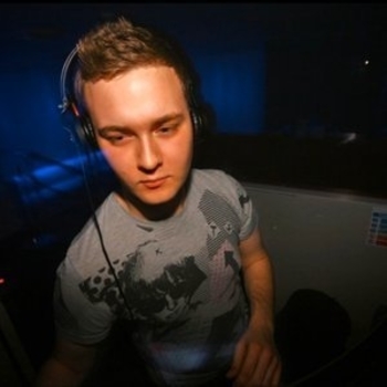 Luke Bond, M6 - Nexus (Extended Mix)