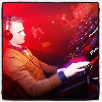 Azealia Banks & Lazy Jay - 212 (Мелодия из фильма "Идеальный голос / Pitch Perfect")