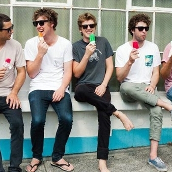 Артист Loon Lake