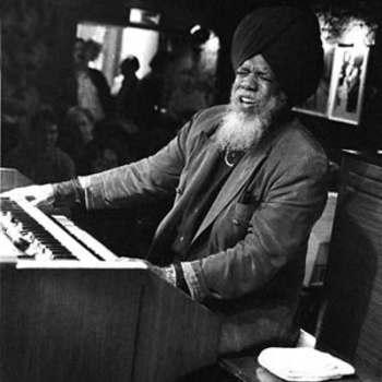 Lonnie Smith - Spinning Wheel (Can I Kick It) (Bonus) (песня из фильма ''Полтора шпиона'' / ''Central Intelligence'')