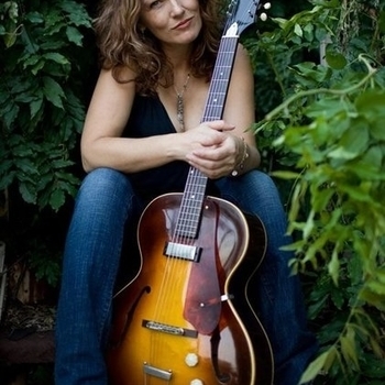 Lisa Mills - Unchain My Heart