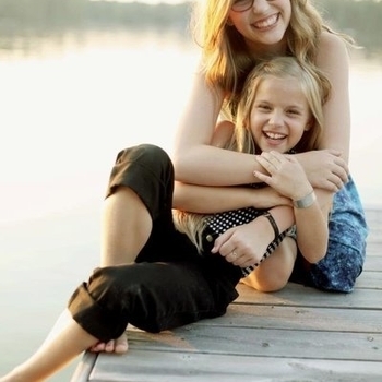 Lennon Stella & Maisy Stella - Telescope