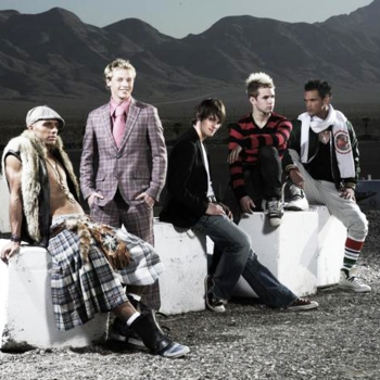 Lexington Bridge - Everyone Falls In Love