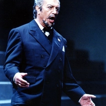 Leo Nucci - Puccini: Gianni Schicchi - "Quale aspetto sgomento e desolato!"