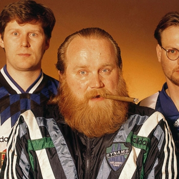 Leevi and the Leavings - Tulilanka palaa