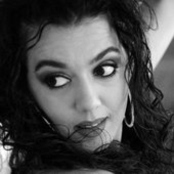 Артист Lily Dahab