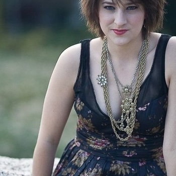 Lindsay George - Hiding from Love (Музыка из фильма "Притворись моим мужем / You May Not Kiss the Bride")