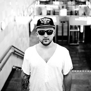 Yellow Claw - Allermooiste Feestje ft. Mr. Polska & Ronnie Flex