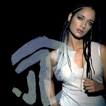 Ms. Triniti - Daisy Chains