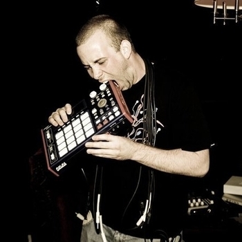 Memorecks - Trouble (feat Jenna Pemkowski)